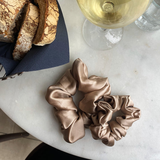 Silkes Scrunchie Large Golden Beige