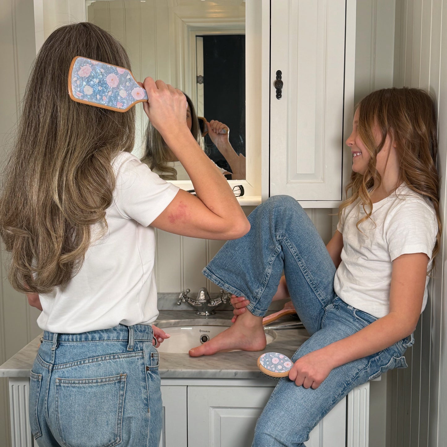 The Iconic Hairbrush Mini