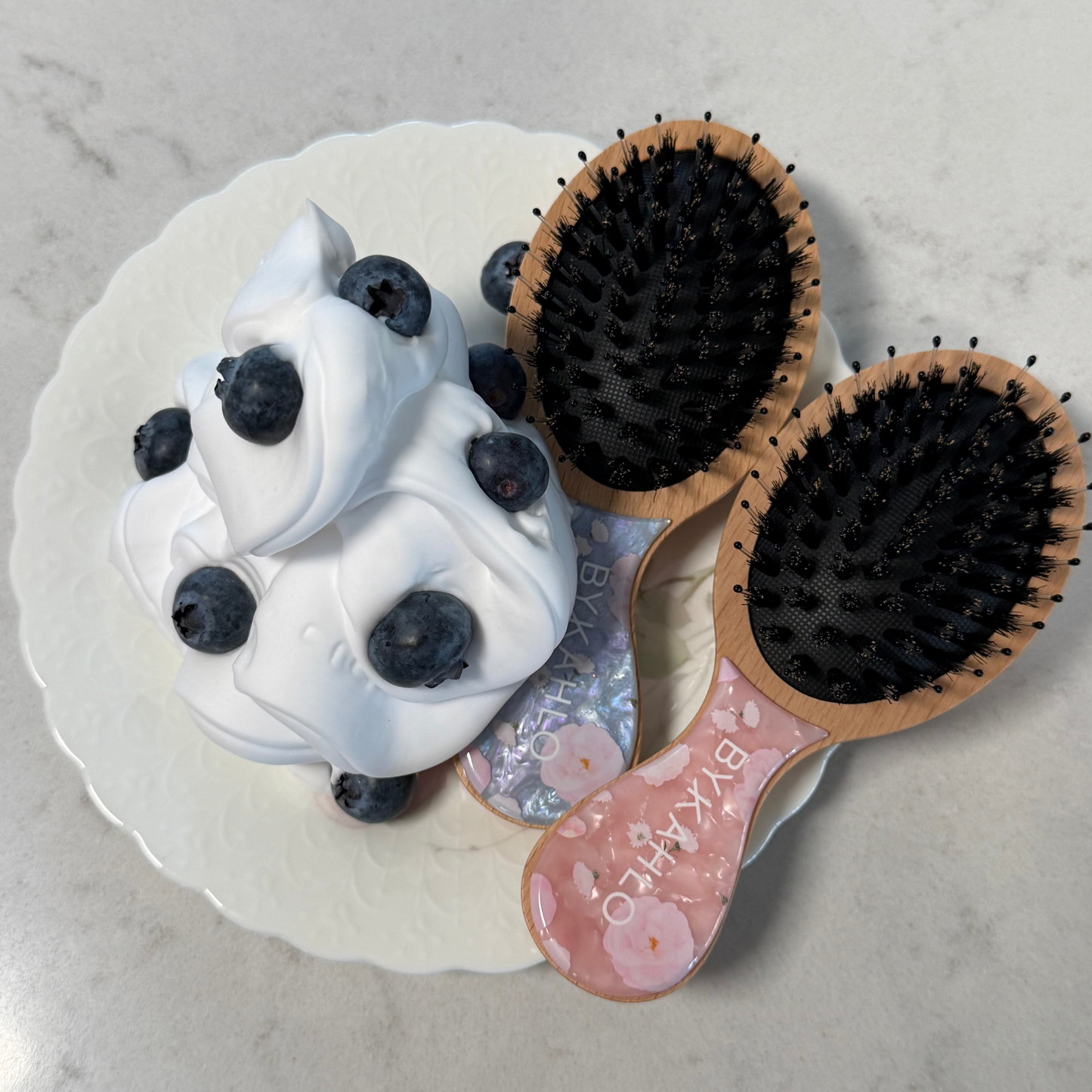 The Iconic Hairbrush Mini