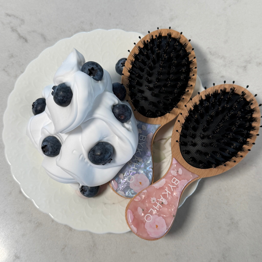 The Iconic Hairbrush Mini